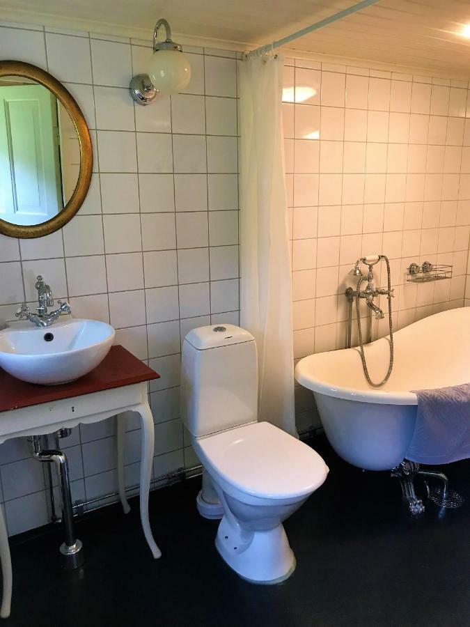 Sjoebacken Gard Bed & Breakfast Lerdala Екстериор снимка